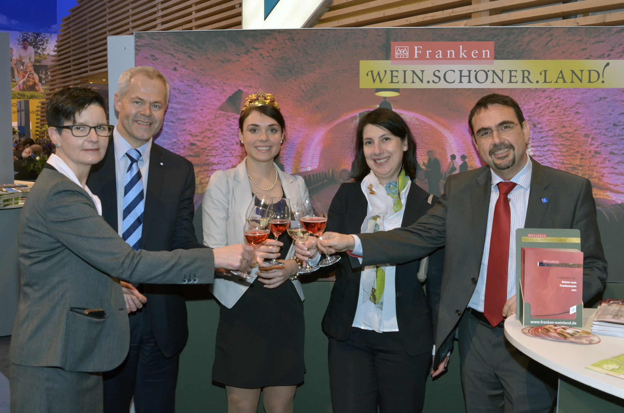 Bayerns Wirtschaftsstaatssekretärin Katja Hessel besucht den Tourismusverband Allgäu/Bayerisch-Schwaben auf der ITB, Foto: bytm