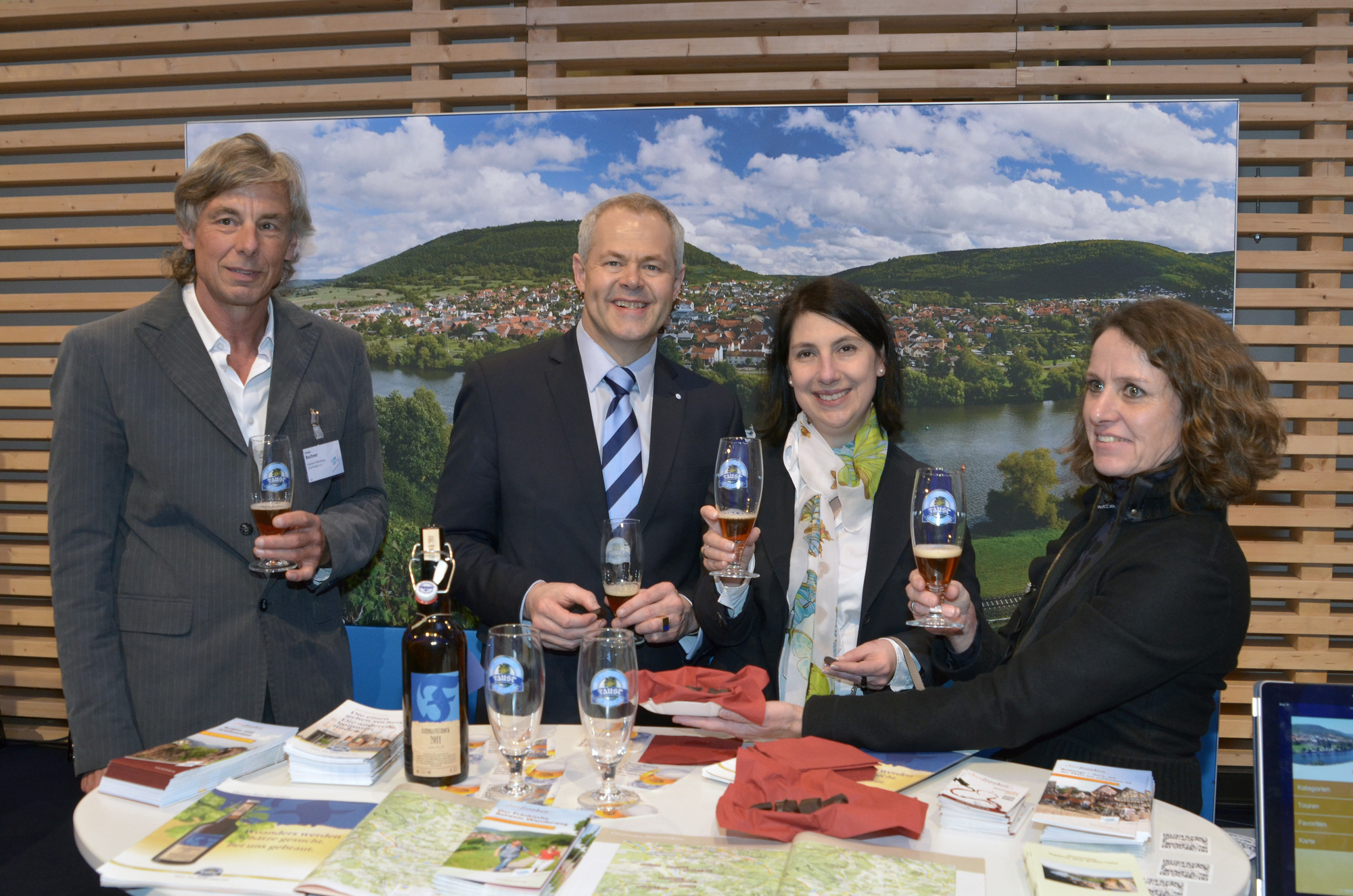 Bayerns Wirtschaftsstaatssekretärin Katja Hessel besucht den Tourismusverband Allgäu/Bayerisch-Schwaben auf der ITB, Foto: bytm
