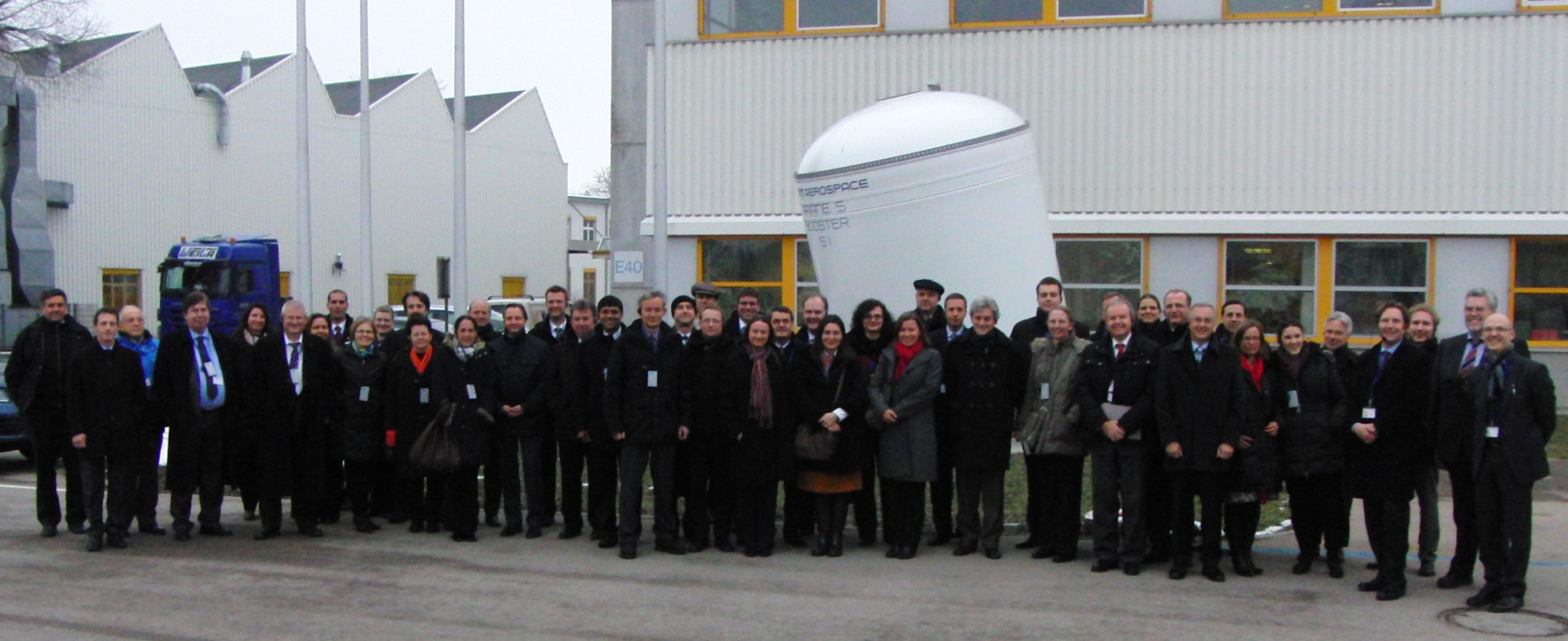 Zu Gast bei MT Aerospace waren die Bayerischen Auslandsrepräsentanten auf ihrer Tagung in Augsburg, Foto: Carbon Composites