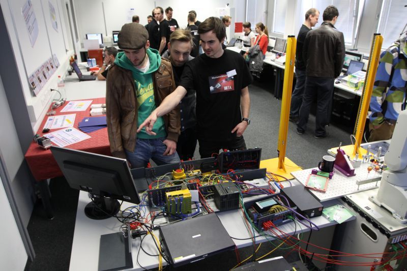 Der Tag der offenen Tür an der Technikerschule Augsburg und die Firmenkontaktmesse kontakTA waren ein voller Erfolg, Foto: Saski