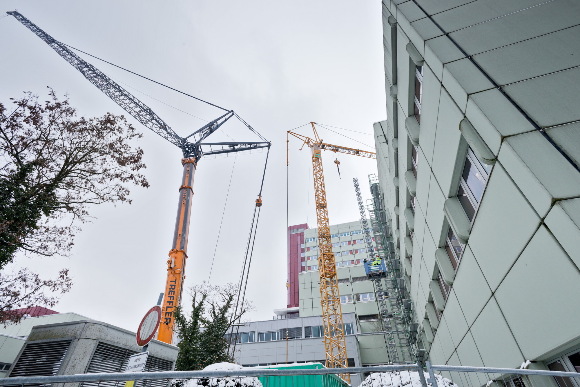 Die neue Luftrettungsstation entsteht auf dem Dach des Klinikums Augsburg, Foto: Klinikum Augsburg