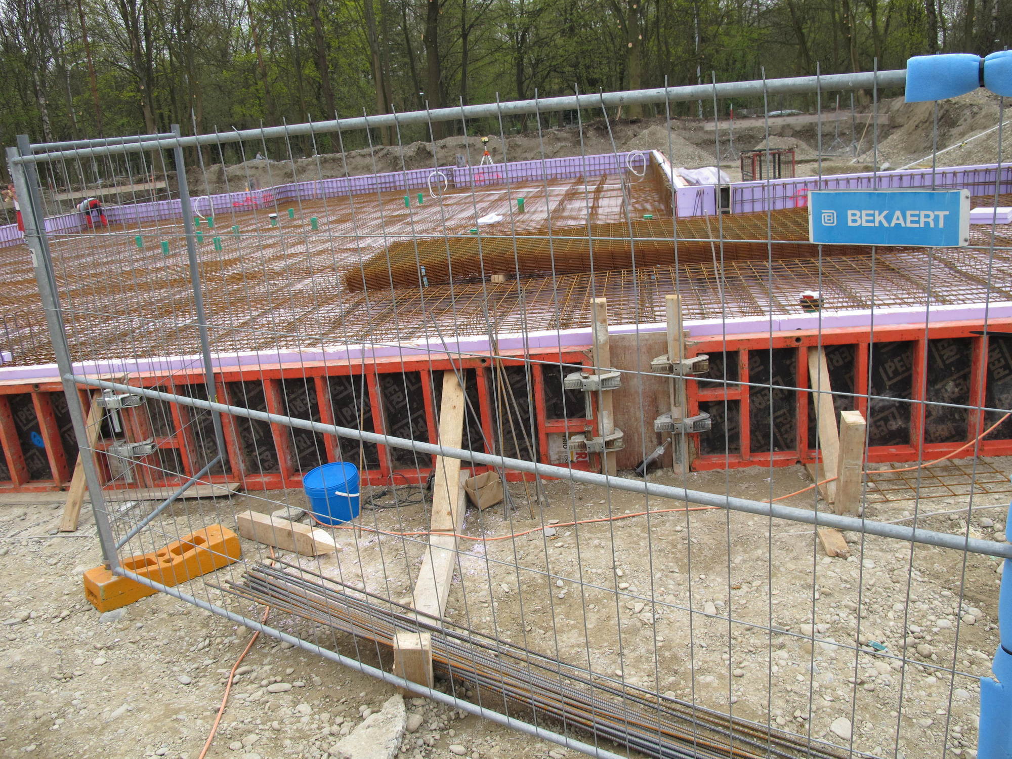 KUKA setzt symbolischen Spatenstich für die neue Kinderkrippe auf dem KUKA-Werksgelände an der Zugspitzstraße, Foto: B4B SCHWABE