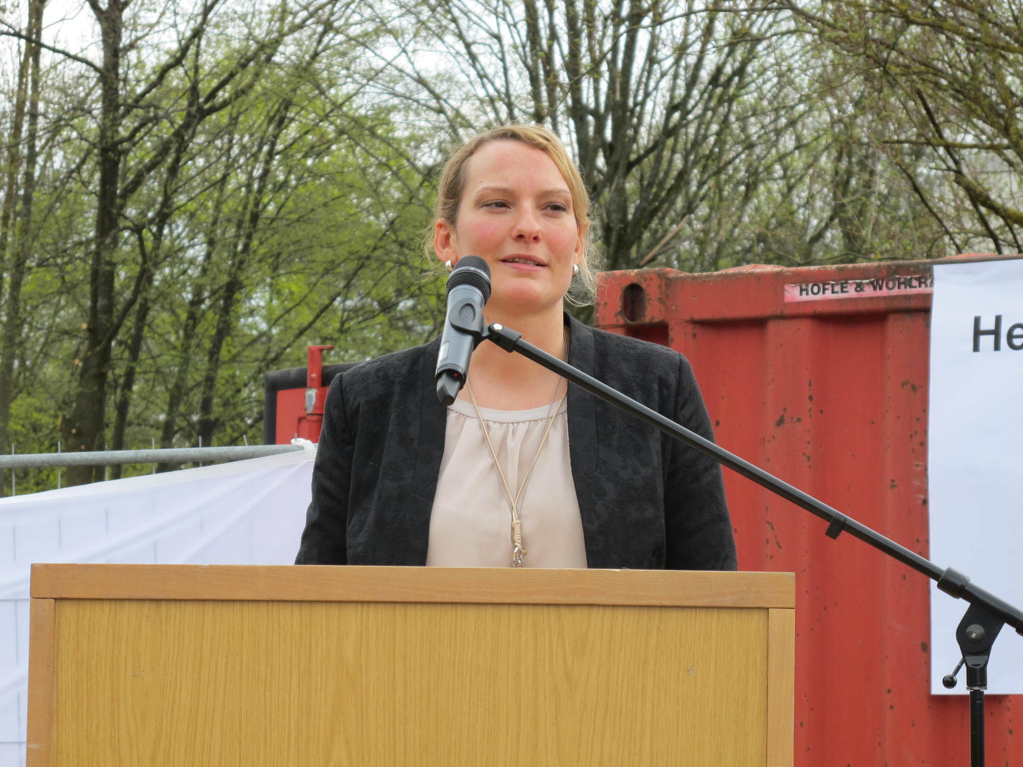 KUKA setzt symbolischen Spatenstich für die neue Kinderkrippe auf dem KUKA-Werksgelände an der Zugspitzstraße, Foto: B4B SCHWABE