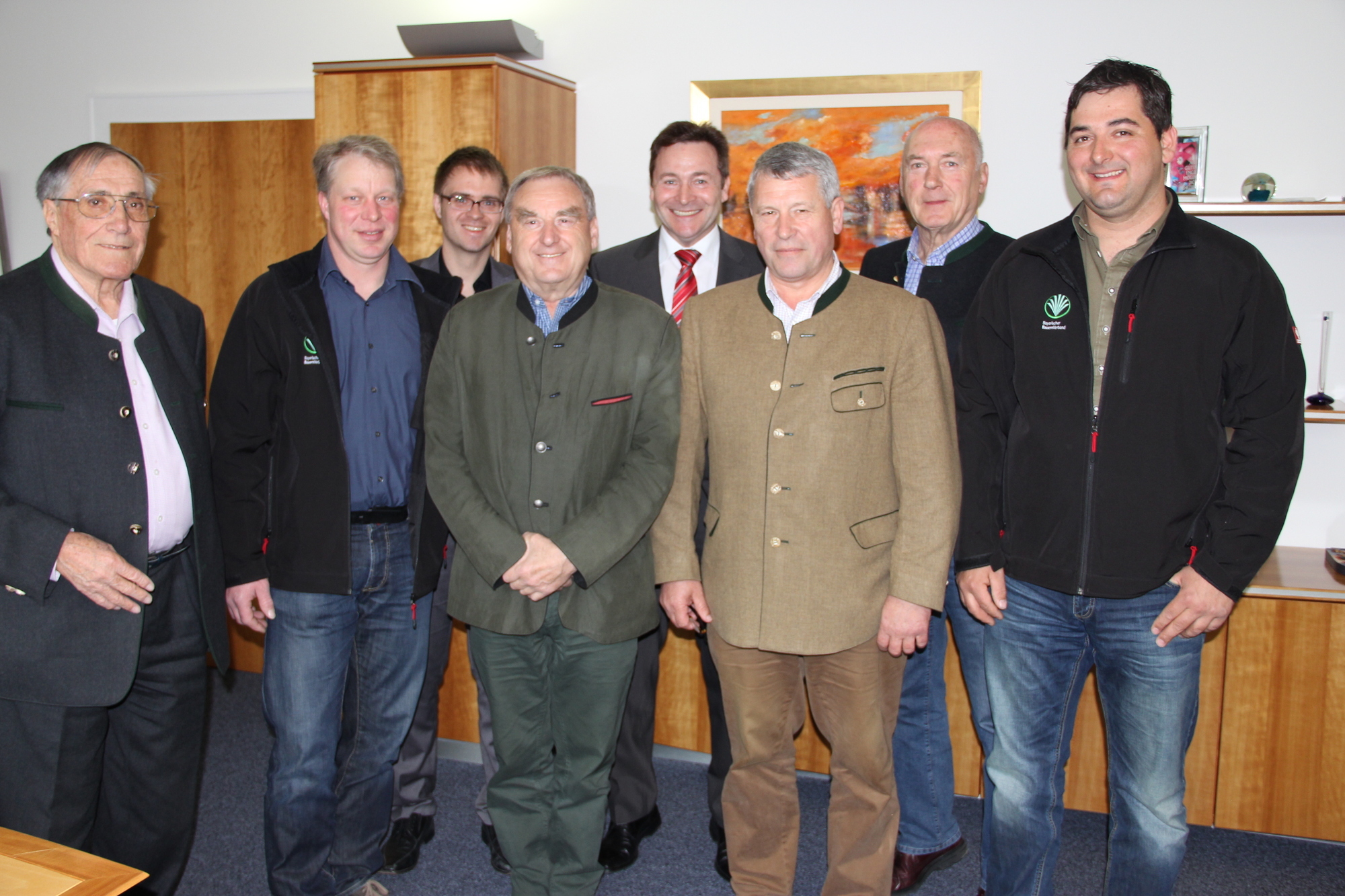 Neben der Erfahrung alteigesessener Mitglieder hällt mit Jürgen Meitinger (r.) frischer Wind einzug, Foto: Landkreis Dillingen