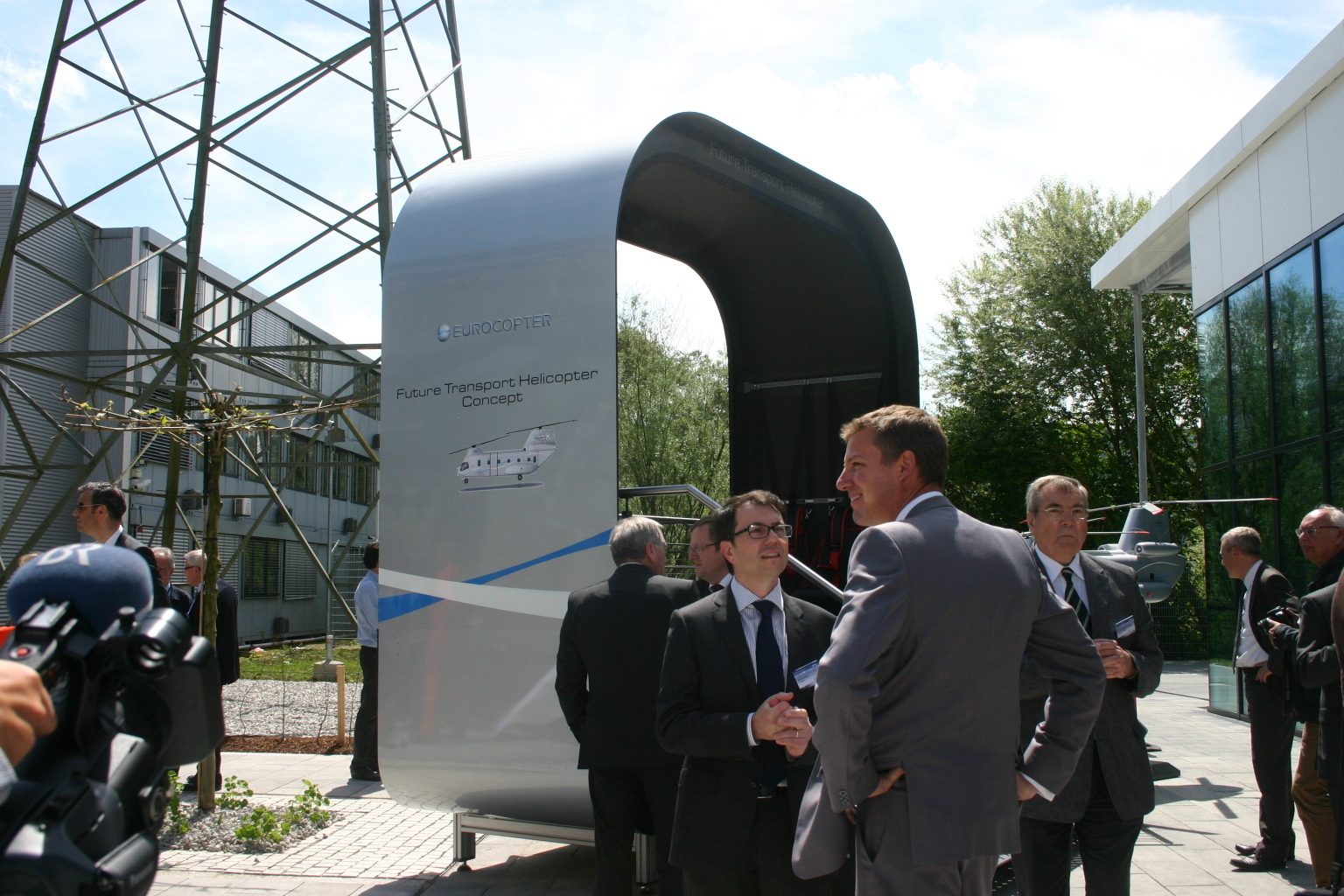 Eurocopter eröffnet am Standort Donauwörth ein neues Hubschrauber-Entwicklungszentrum, Foto: B4B SCHWABEN