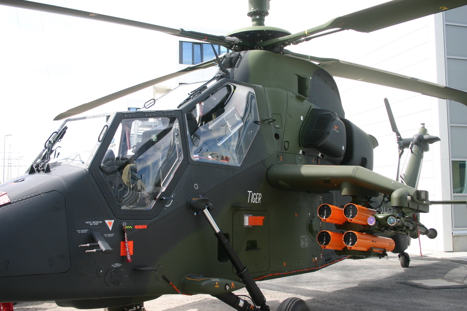 Eurocopter eröffnet am Standort Donauwörth ein neues Hubschrauber-Entwicklungszentrum, Foto: B4B SCHWABEN