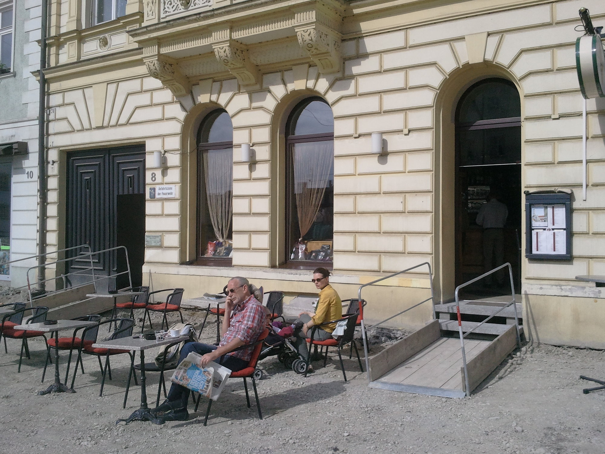 Der derzeitige Außenbereich des Caffe Ferro am Ulrichsplatz, Foto: Caffe Ferro