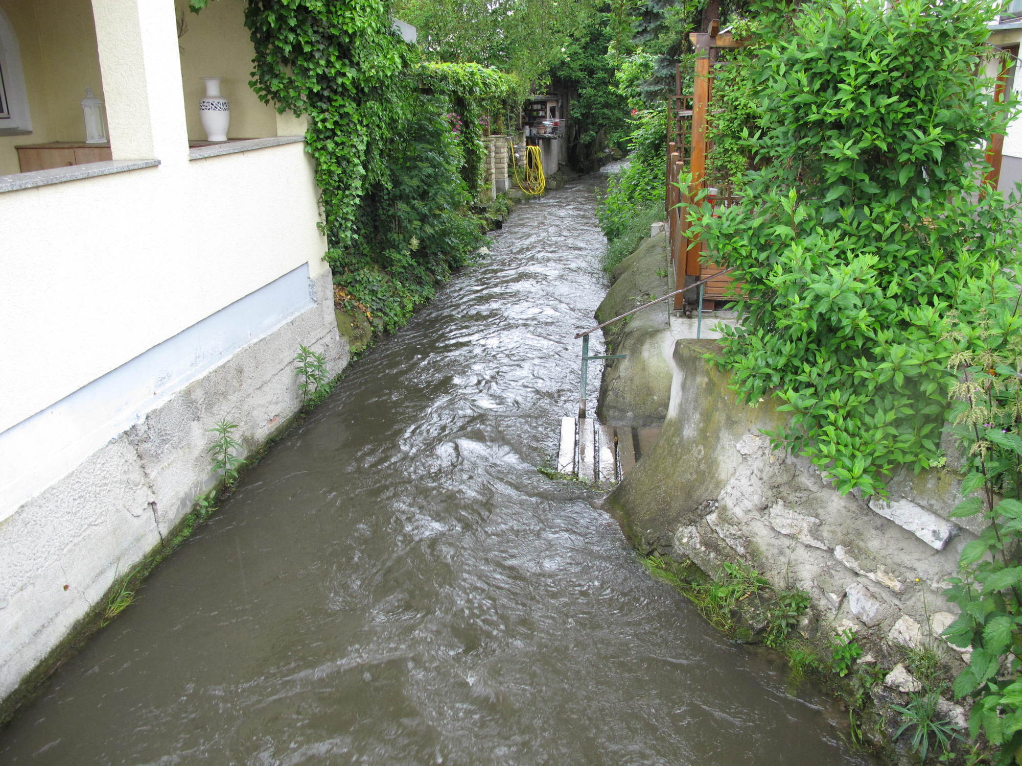 Die Paar schwillt an: Hochwassergefahr in Aichach-Friedberg