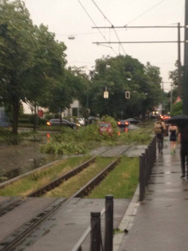 Das Unwetter hinterließ Chaos pur in Augsburg Stadt und Land. Fotos: B4B SCHWABEN