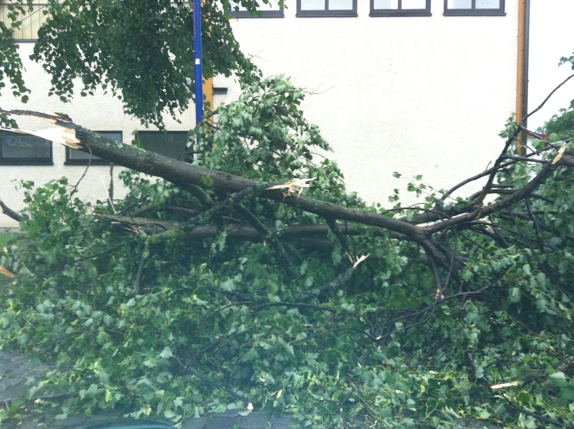 Das Unwetter hinterließ Chaos pur in Augsburg Stadt und Land. Fotos: B4B SCHWABEN