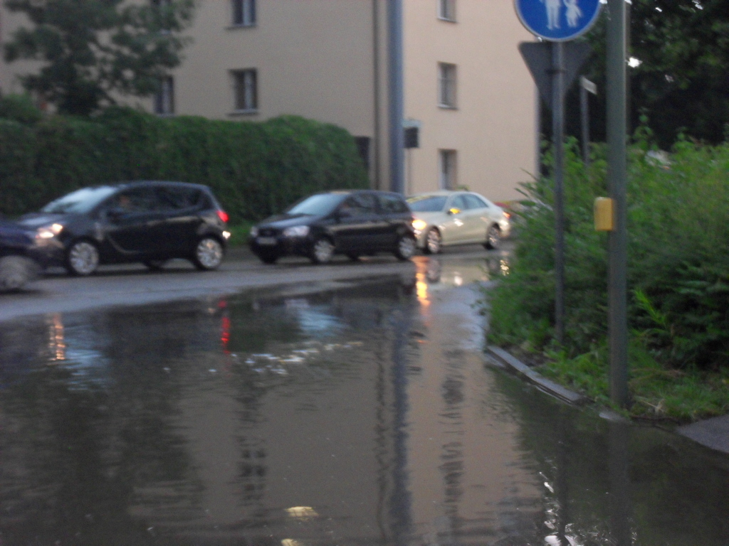 Das Unwetter hinterließ Chaos pur in Augsburg Stadt und Land. Fotos: B4B SCHWABEN