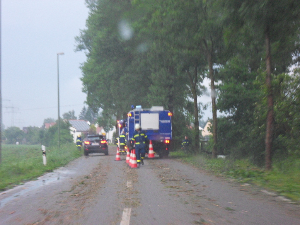 Das Unwetter hinterließ Chaos pur in Augsburg Stadt und Land. Fotos: B4B SCHWABEN