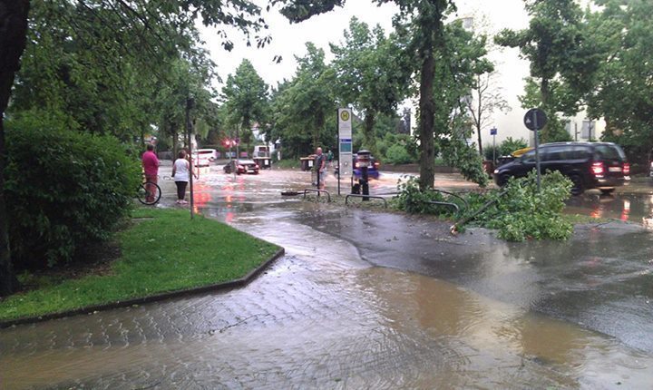 Unwetter Fotos der B4B SCHWABEN Leser aus Augsburg. Fotos: privat