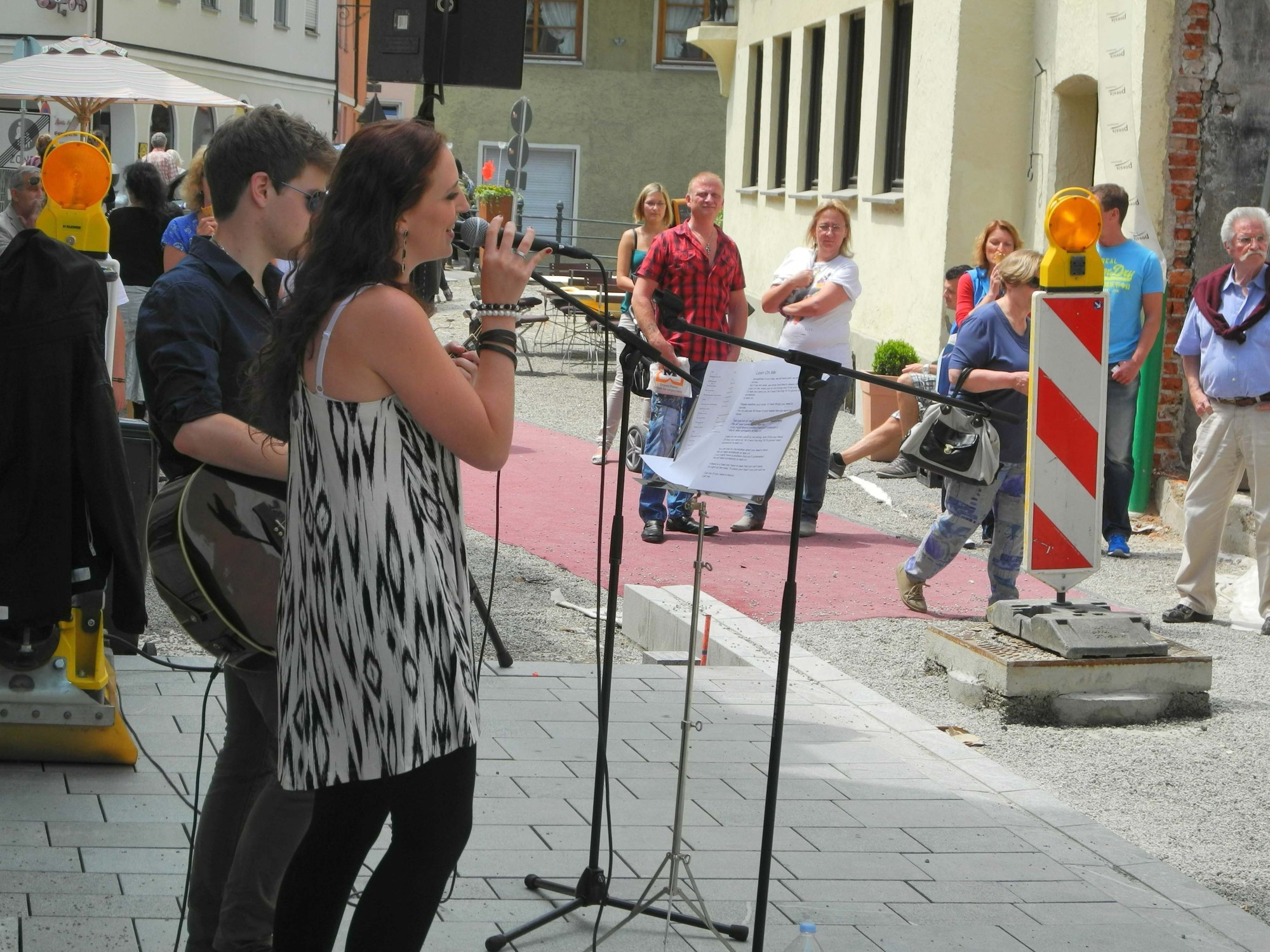 Gesang- und Bühnenschule „Joy of Voice“ von Angelika Maier machte als erster "Klangraum" den Auftakt, Foto: Stadt Memmingen