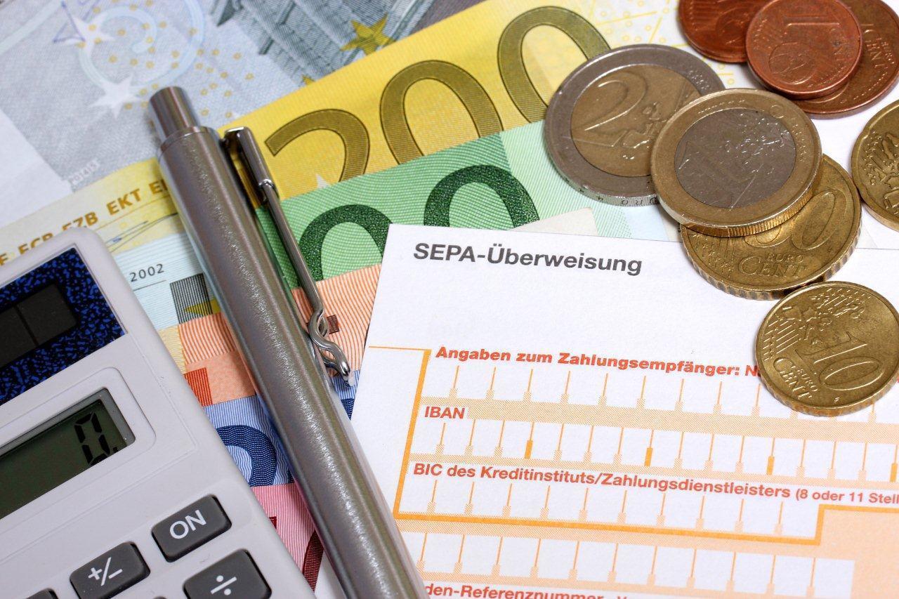 Die Einführung von SEPA führt auch bei der Stadt Augsburg zu Änderungen in der Verwaltungsorganisation, Foto: Fotolia
