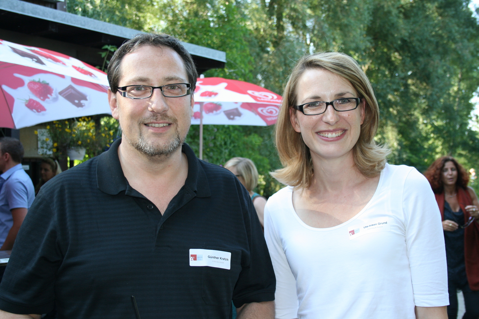 Zwischen Minigolf und Köstlichkeiten vom Grill kam das Netzwerken beim A³ Sommerfest nicht zu kurz. Fotos: B4B SCHWABEN