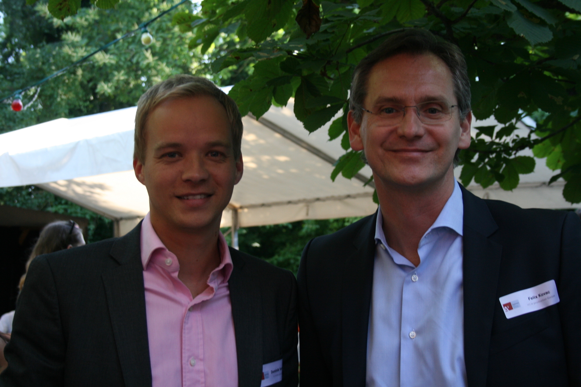 Zwischen Minigolf und Köstlichkeiten vom Grill kam das Netzwerken beim A³ Sommerfest nicht zu kurz. Fotos: B4B SCHWABEN