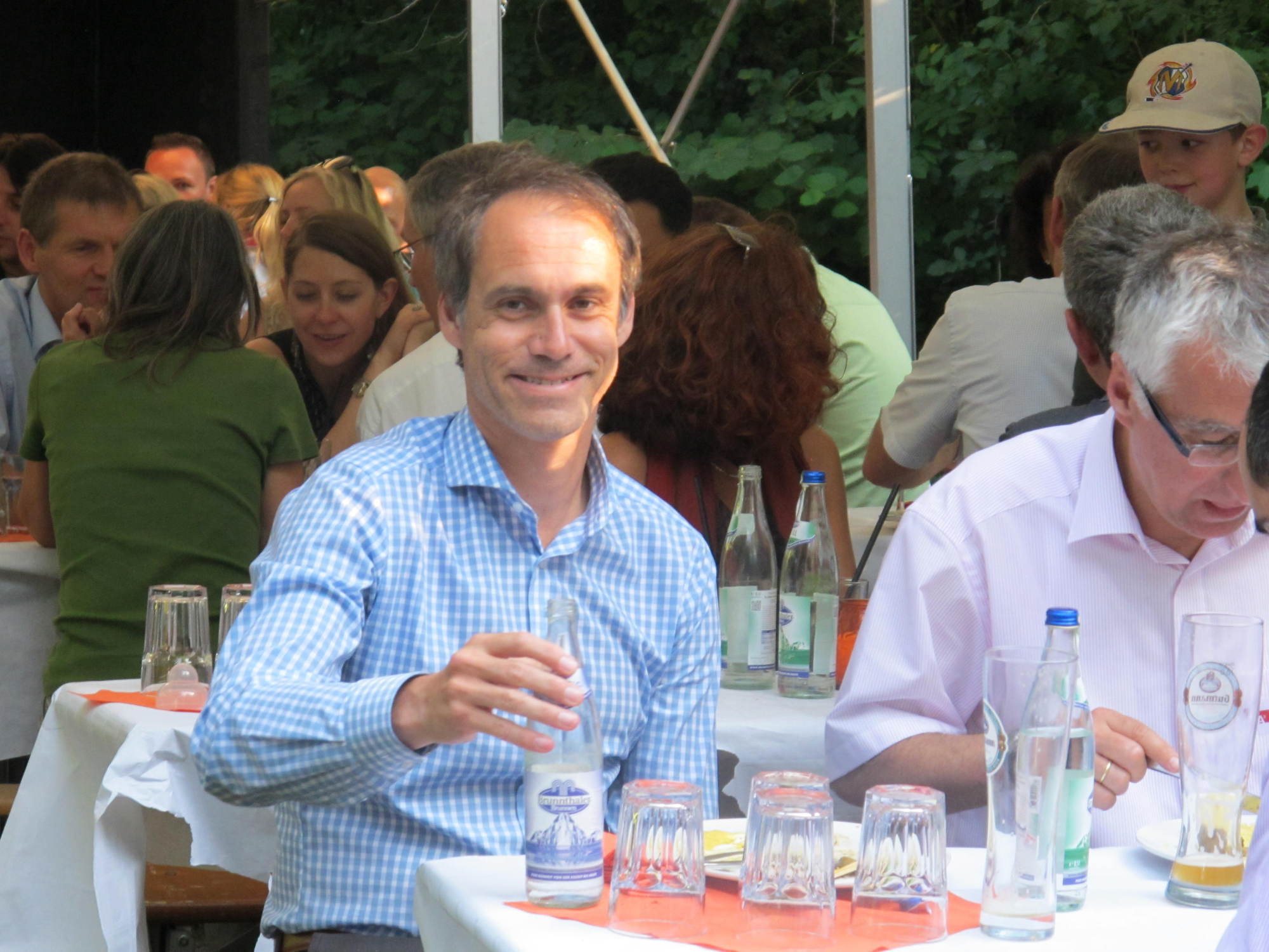 Zwischen Minigolf und Köstlichkeiten vom Grill kam das Netzwerken beim A³ Sommerfest nicht zu kurz. Fotos: B4B SCHWABEN