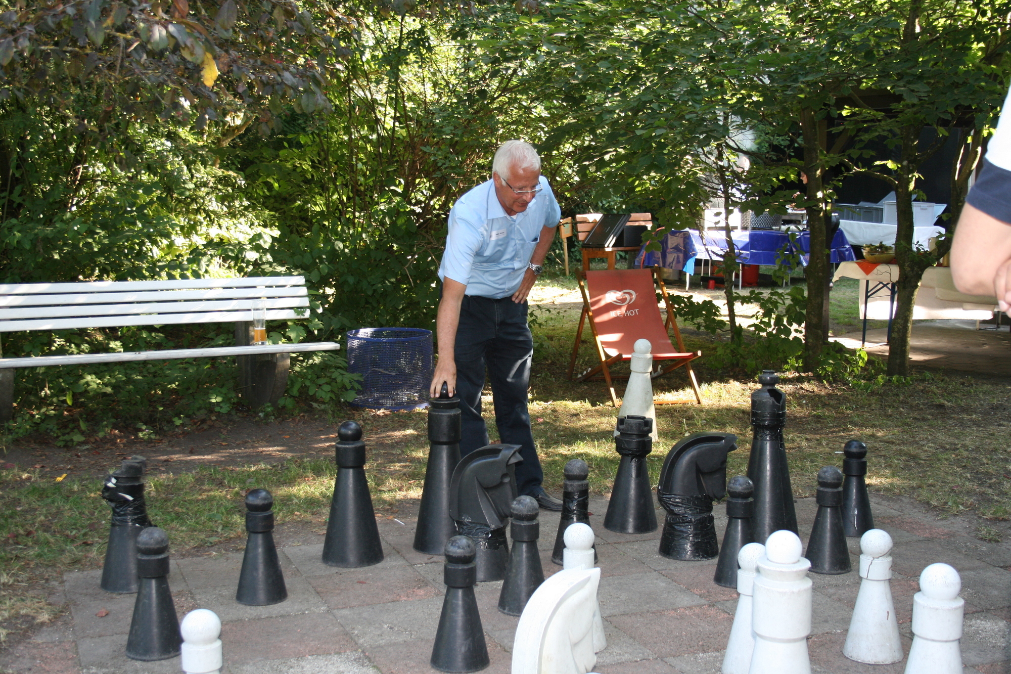 Zwischen Minigolf und Köstlichkeiten vom Grill kam das Netzwerken beim A³ Sommerfest nicht zu kurz. Fotos: B4B SCHWABEN