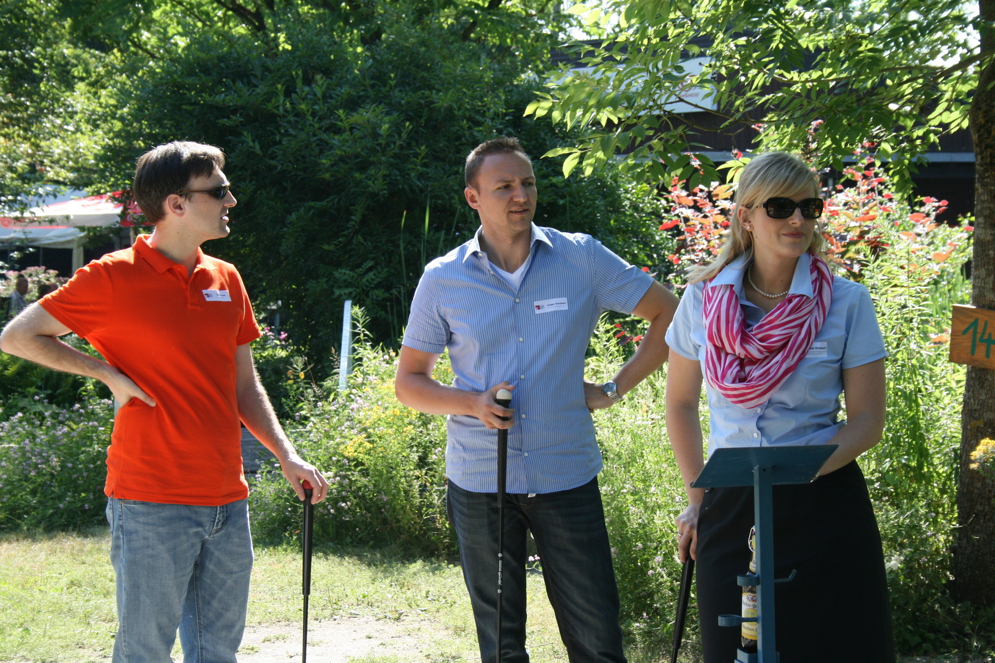Zwischen Minigolf und Köstlichkeiten vom Grill kam das Netzwerken beim A³ Sommerfest nicht zu kurz. Fotos: B4B SCHWABEN