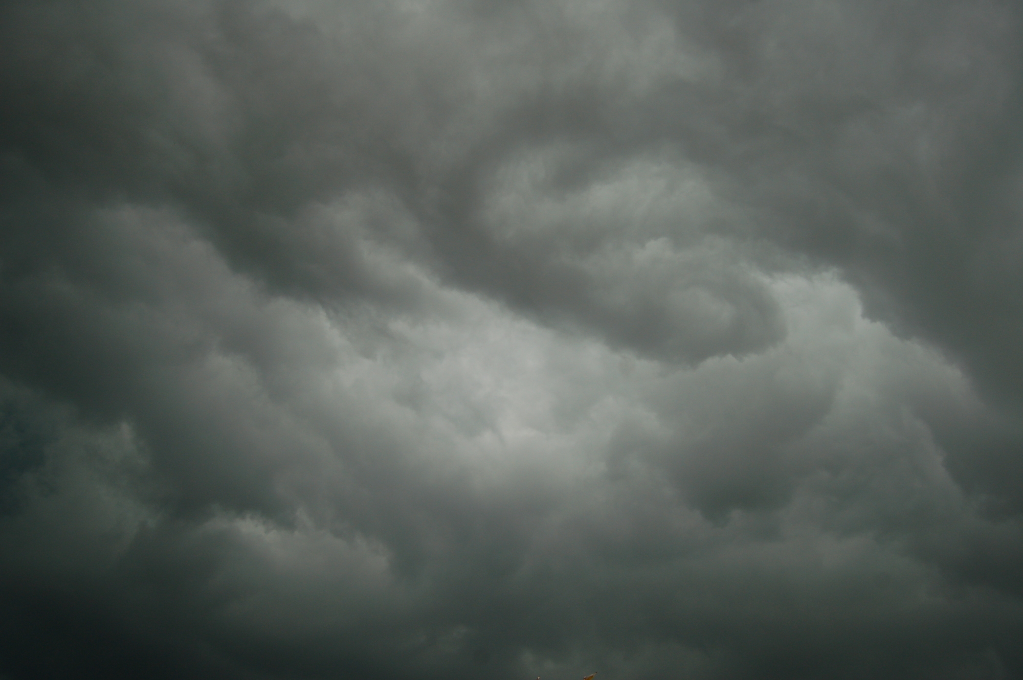 Auch bei schweren Unwetter muss der Arbeitnehmer einige wichtige Regeln beachten, Foto: CC BY-SA 3.0, Huhu Uet