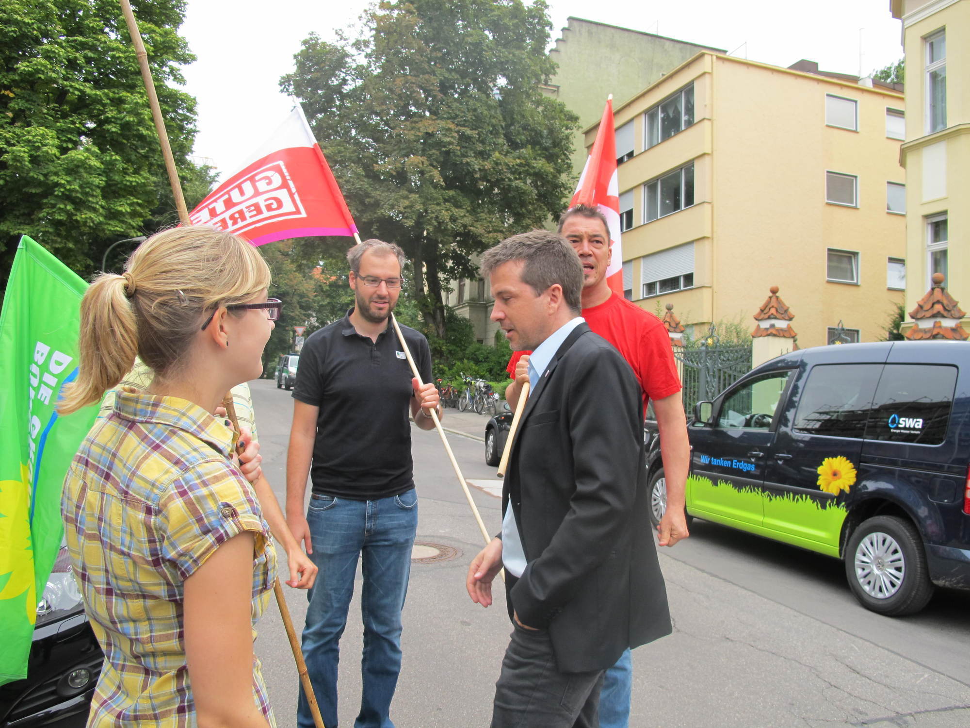 Die Demonstranten fordern Recht für den Betriebsrat. Fotos: B4B SCHWABEN