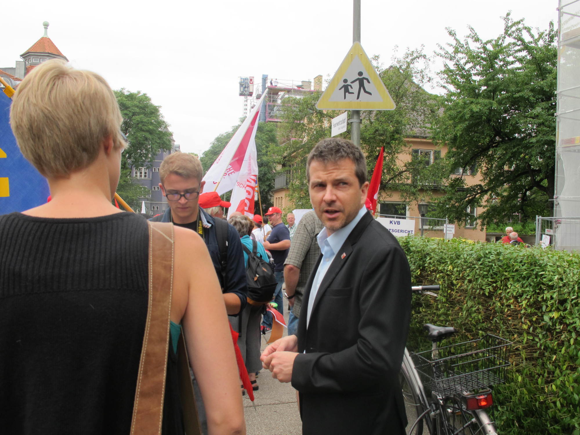 Die Demonstranten fordern Recht für den Betriebsrat. Fotos: B4B SCHWABEN