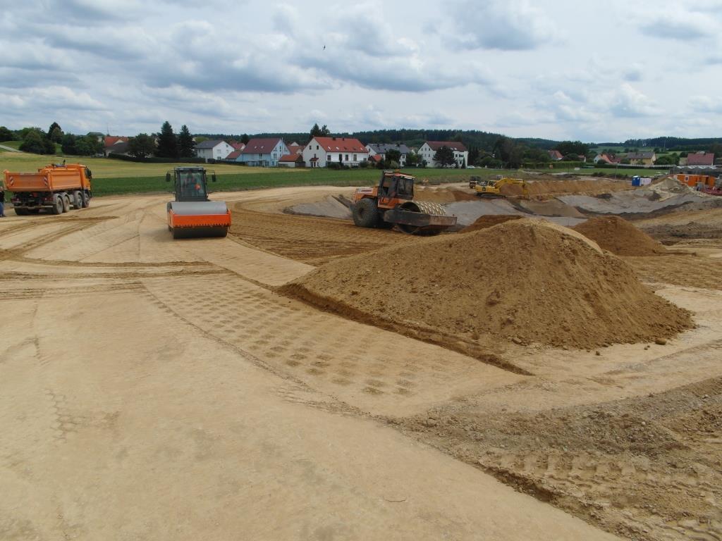 Aufgrund des Ausbaus der Anschluss-Stelle Aichach-Ost auf der B 300 findet am Wochenende eine Vollsperrung statt, Foto: stbaa