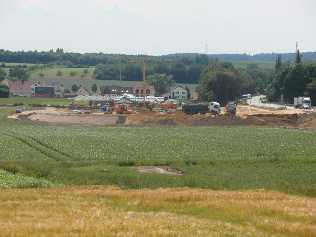 Aufgrund des Ausbaus der Anschluss-Stelle Aichach-Ost auf der B 300 findet am Wochenende eine Vollsperrung statt, Foto: stbaa