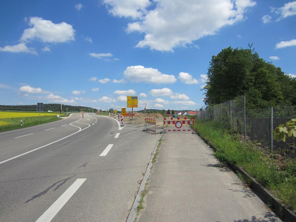 Aufgrund des Ausbaus der Anschluss-Stelle Aichach-Ost auf der B 300 findet am Wochenende eine Vollsperrung statt, Foto: stbaa