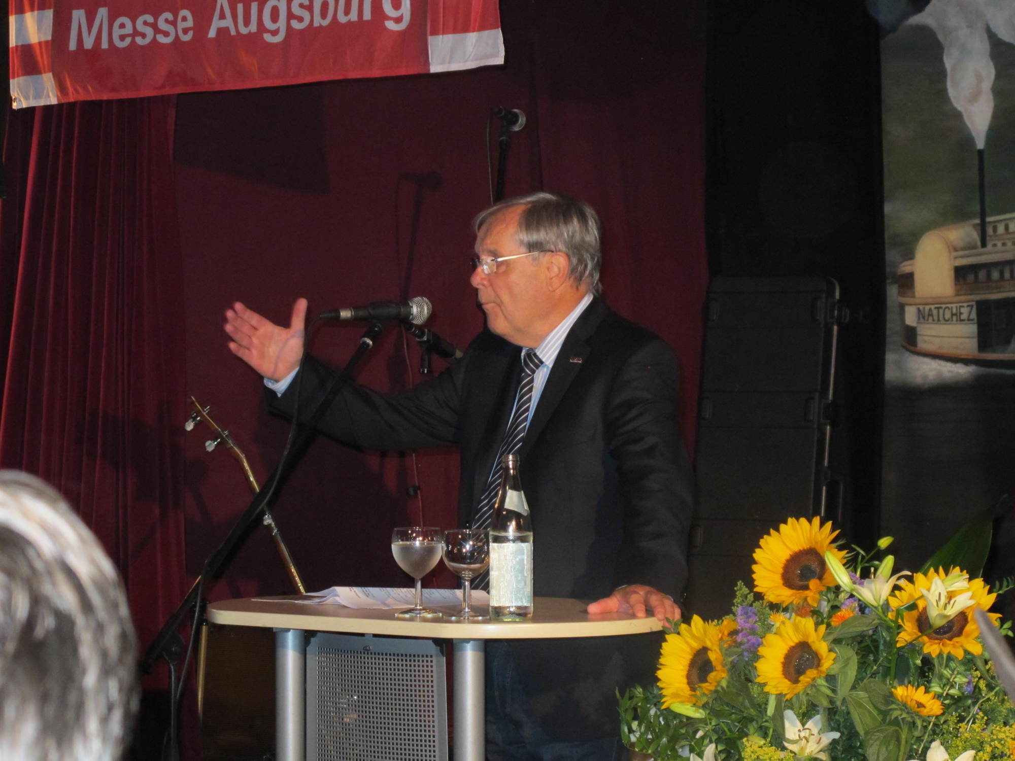 Trotz der lockeren Atmosphäre auf der AMERICANA 2013 spielt auch die Wirtschaft eine wichtige Rolle. Fotos: B4BSCHWABEN