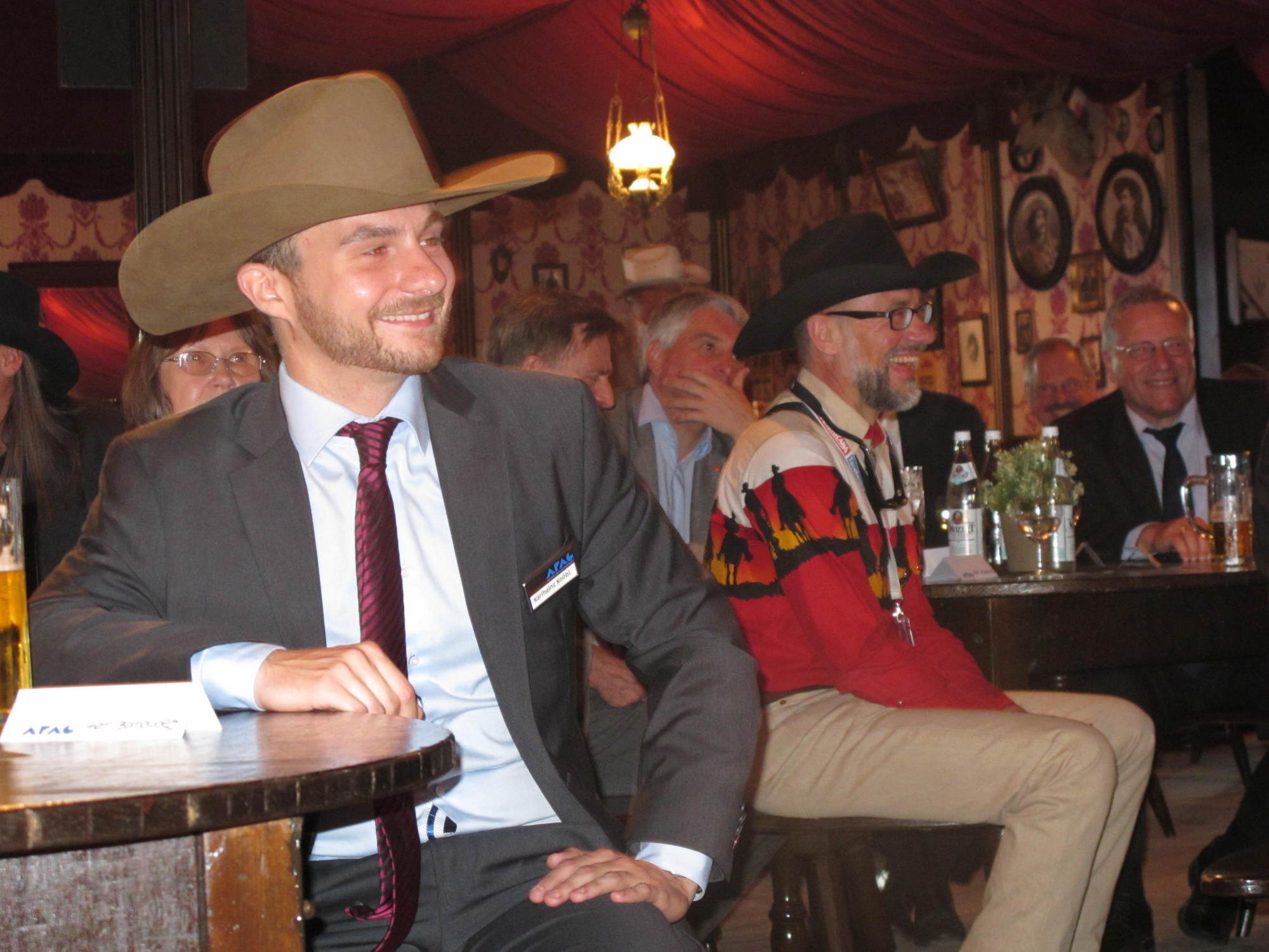 Trotz der lockeren Atmosphäre auf der AMERICANA 2013 spielt auch die Wirtschaft eine wichtige Rolle. Fotos: B4BSCHWABEN