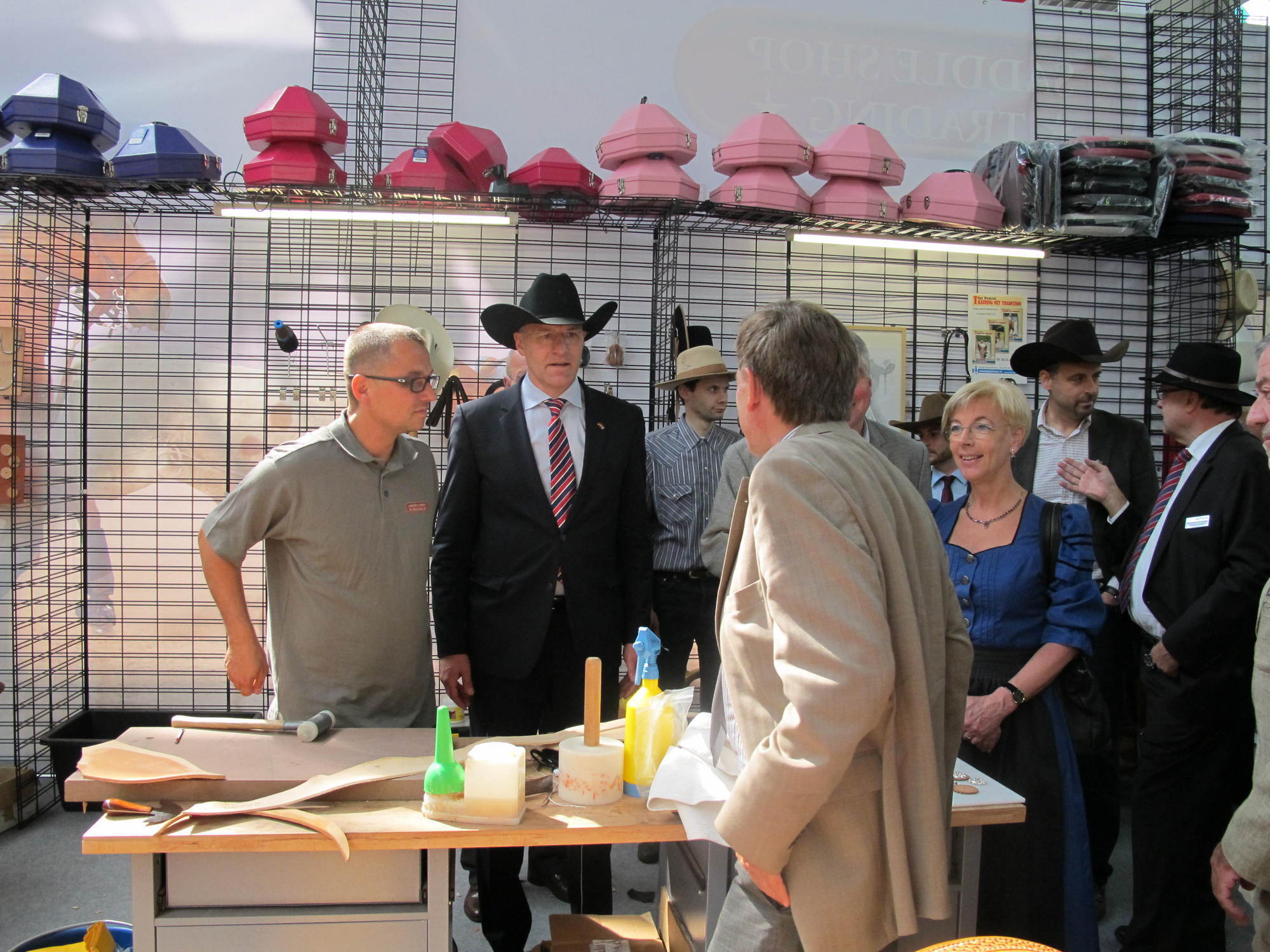 Trotz der lockeren Atmosphäre auf der AMERICANA 2013 spielt auch die Wirtschaft eine wichtige Rolle. Fotos: B4BSCHWABEN