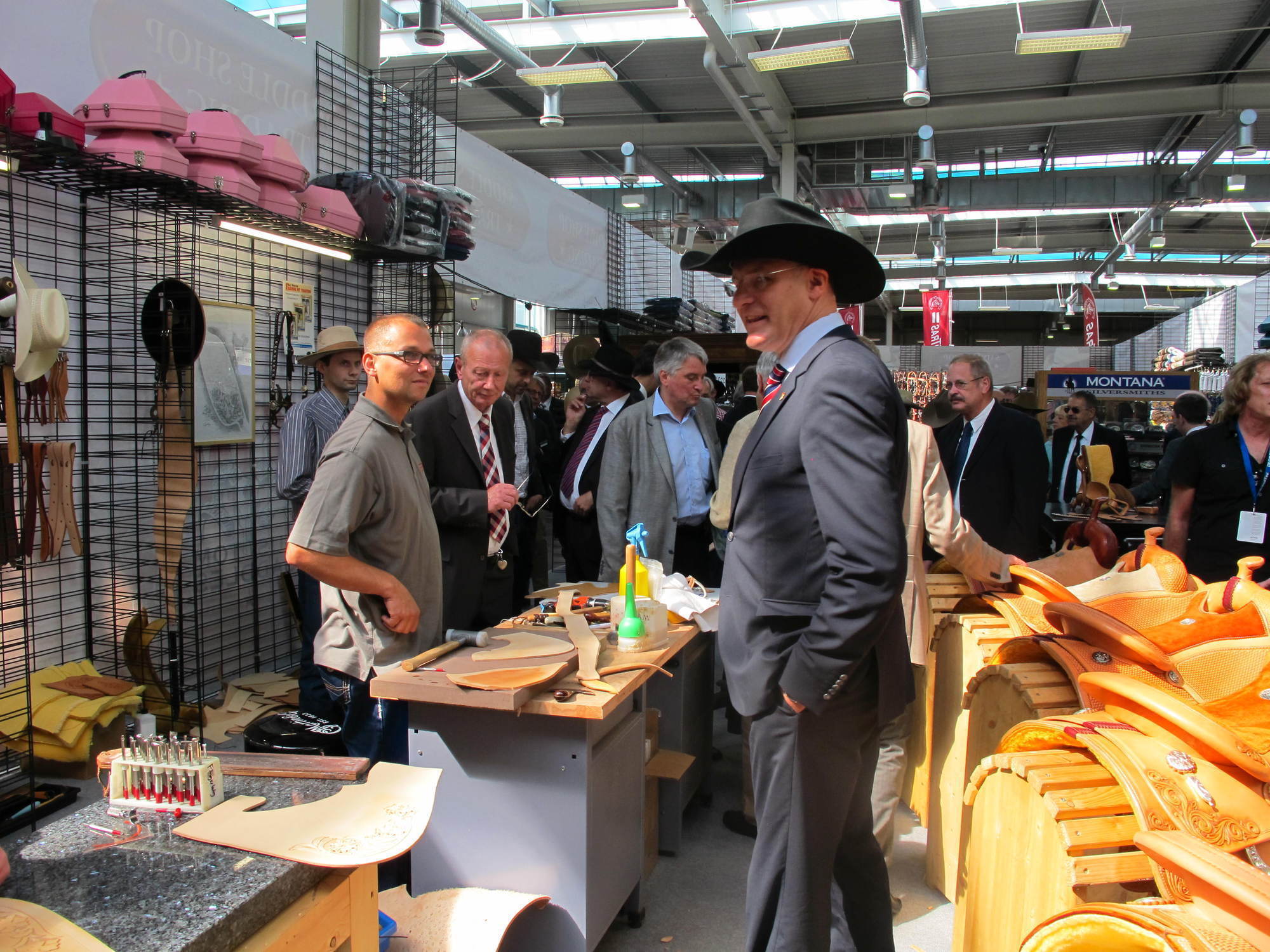Trotz der lockeren Atmosphäre auf der AMERICANA 2013 spielt auch die Wirtschaft eine wichtige Rolle. Fotos: B4BSCHWABEN