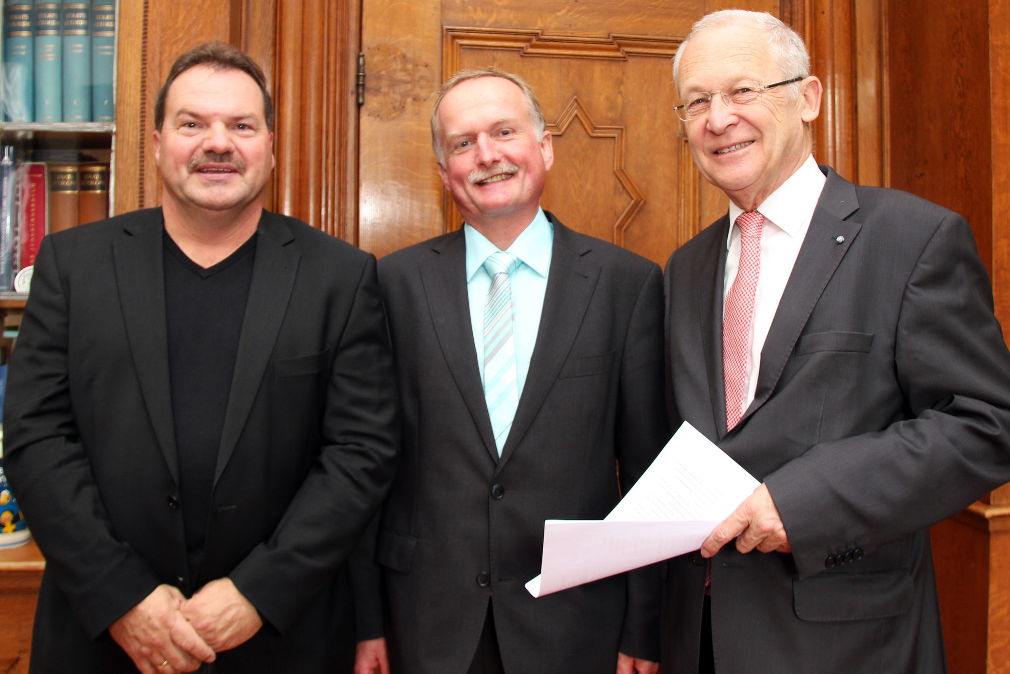 Neuer Gesamtpersonalrat: S. Fuhrmann (li.), R. Jäger (mi.) Foto: Häfele/Pressestelle Stadt Memmingen