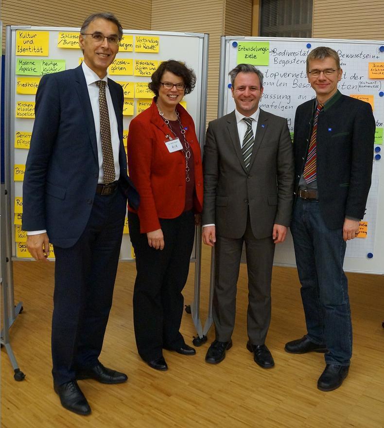 Landrat Johann Fleschhut, Dr. Heike Glatzel, Heiko Gansloser und Ethelbert Babl. Foto: LRA Ostallgäu