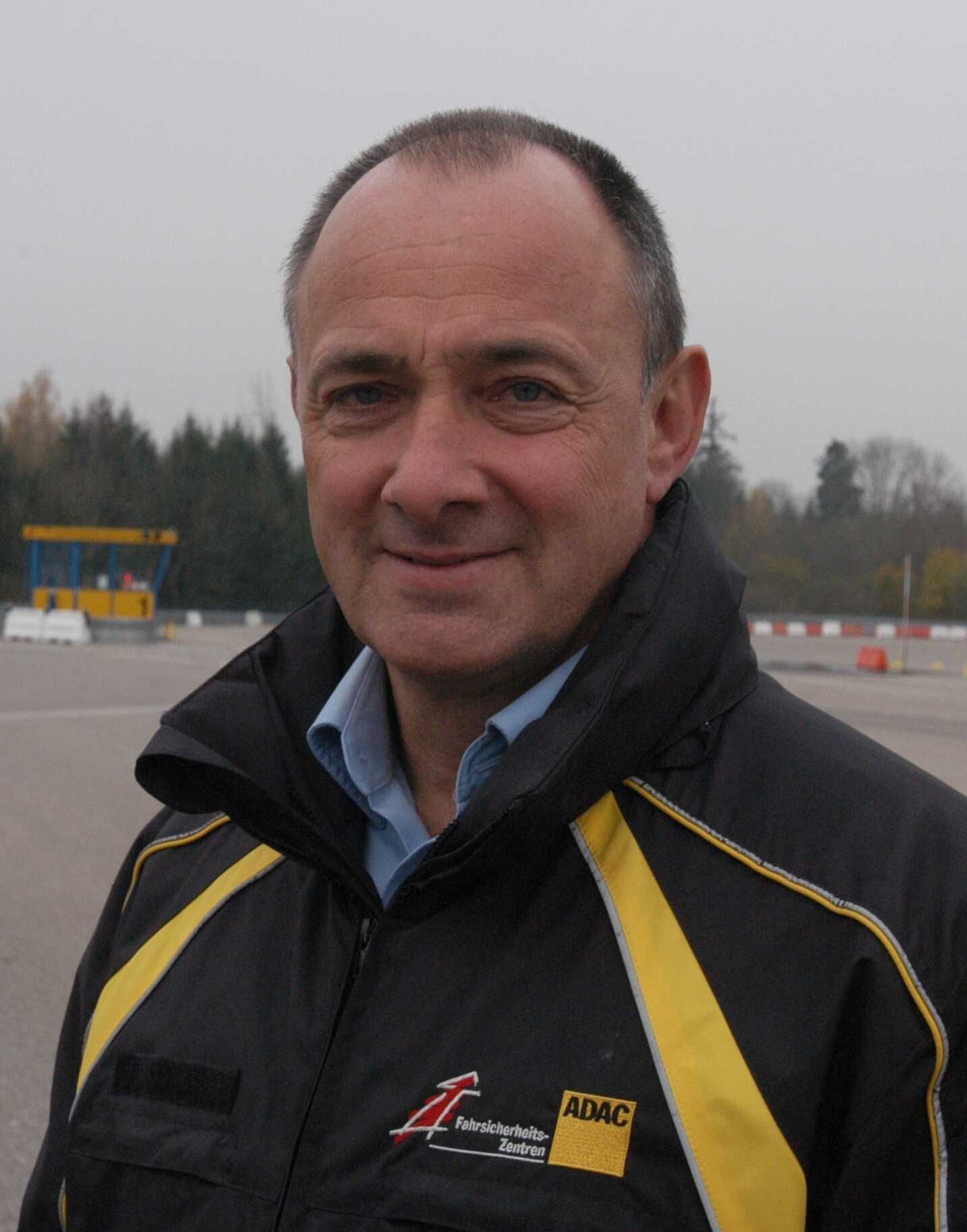 Ralf Müller-Wiesenfarth gibt den Autofahrern wichtige Tipps zum winterlichen Fahrspaß. Foto: ADAC Fahrsicherheitszentren