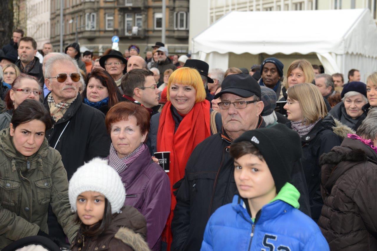 Claudia Roth, Vizepräsidentin des Deutschen Bundestags, bei der Eröffnung des Königsplatzes in Augsburg, Foto: swa