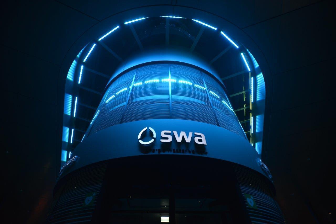 Die gestrige Kö-Eröffnung lockte zehntausende Besucher an das neu gestaltete Gleisdreieck in der Augsburger City, Foto: swa