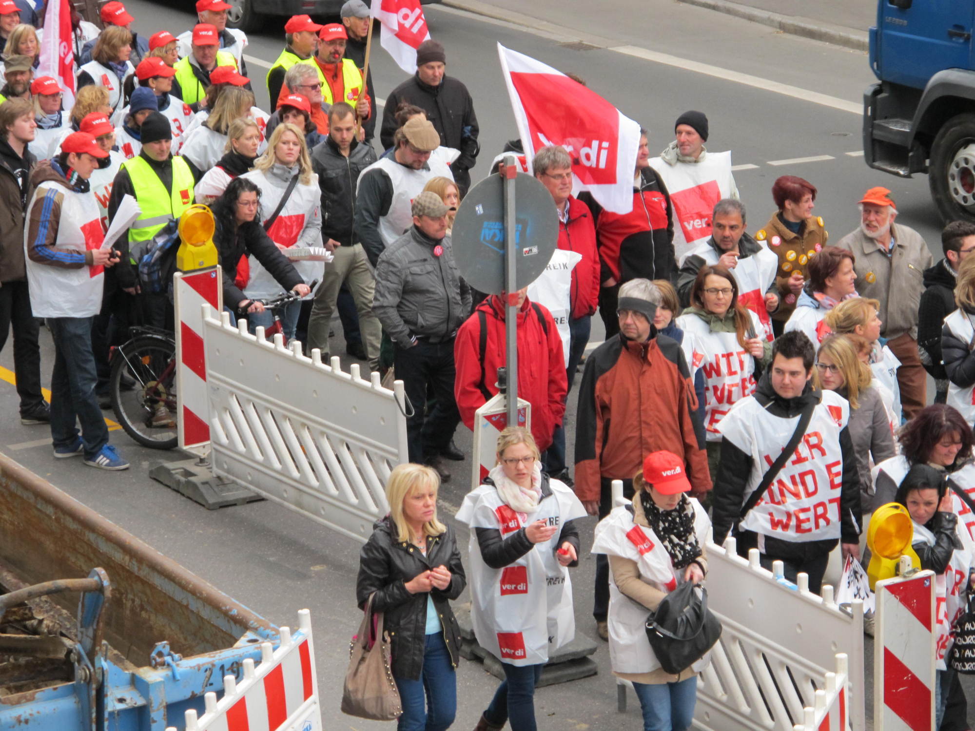 Öffentlicher Dienst streikt: Umzug und Kundgebung von ver.di