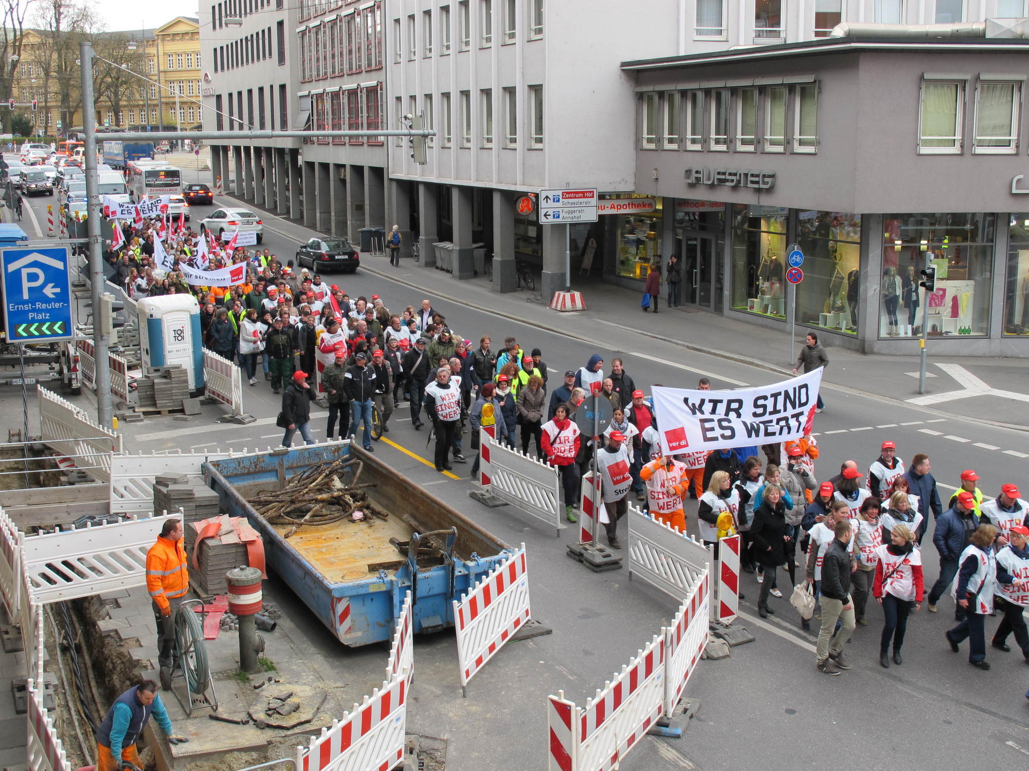 Öffentlicher Dienst streikt: Umzug und Kundgebung von ver.di