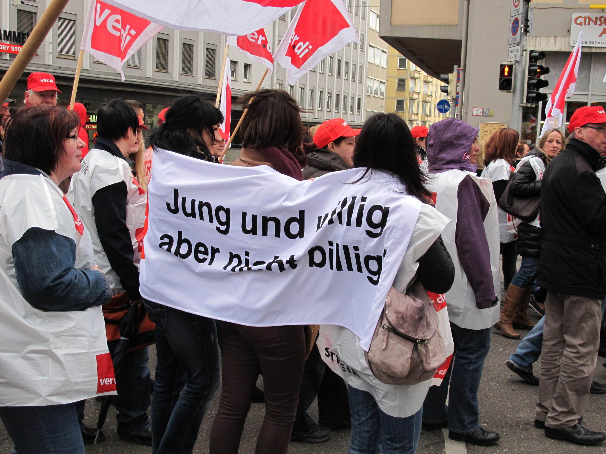 Öffentlicher Dienst streikt: Umzug und Kundgebung von ver.di