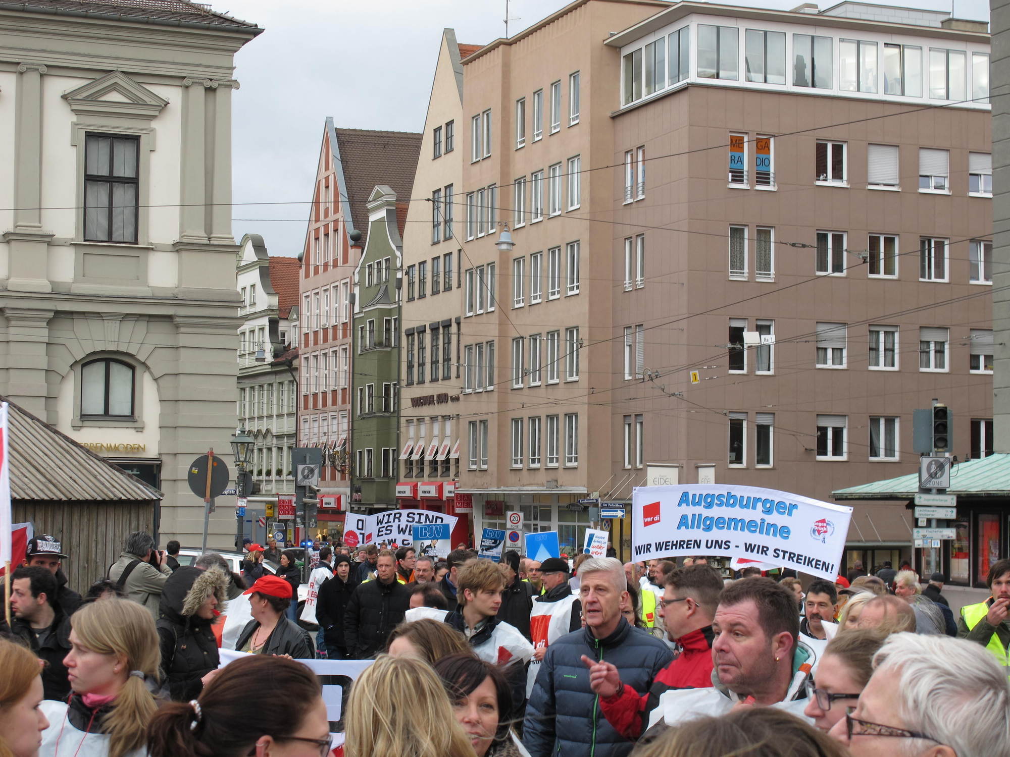 Öffentlicher Dienst streikt: Umzug und Kundgebung von ver.di