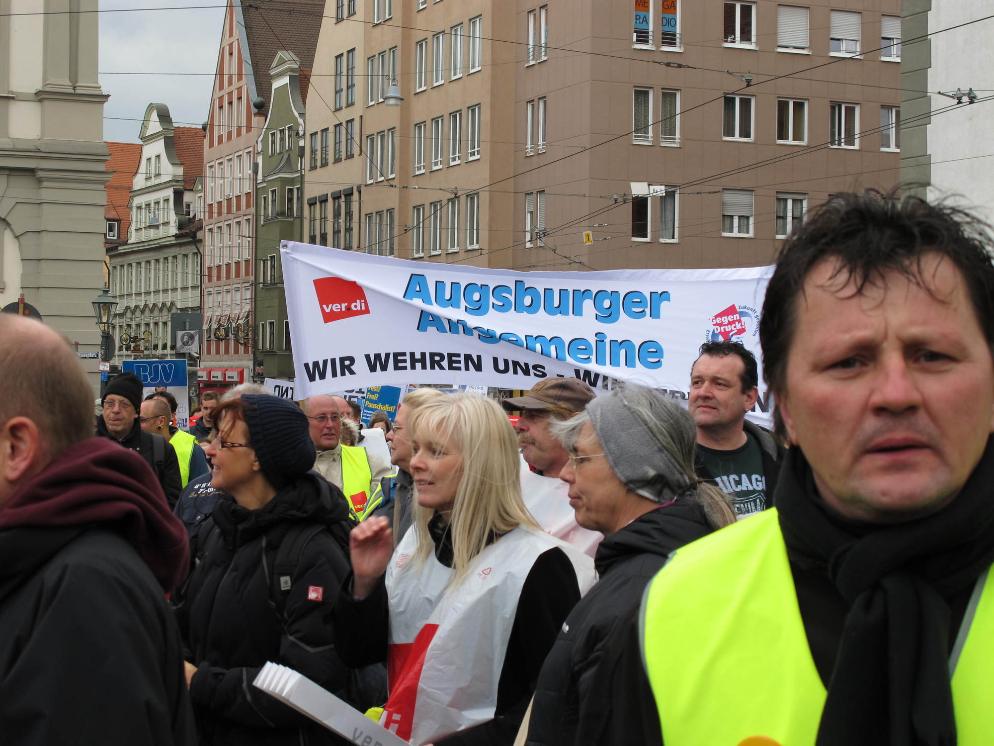 Öffentlicher Dienst streikt: Umzug und Kundgebung von ver.di
