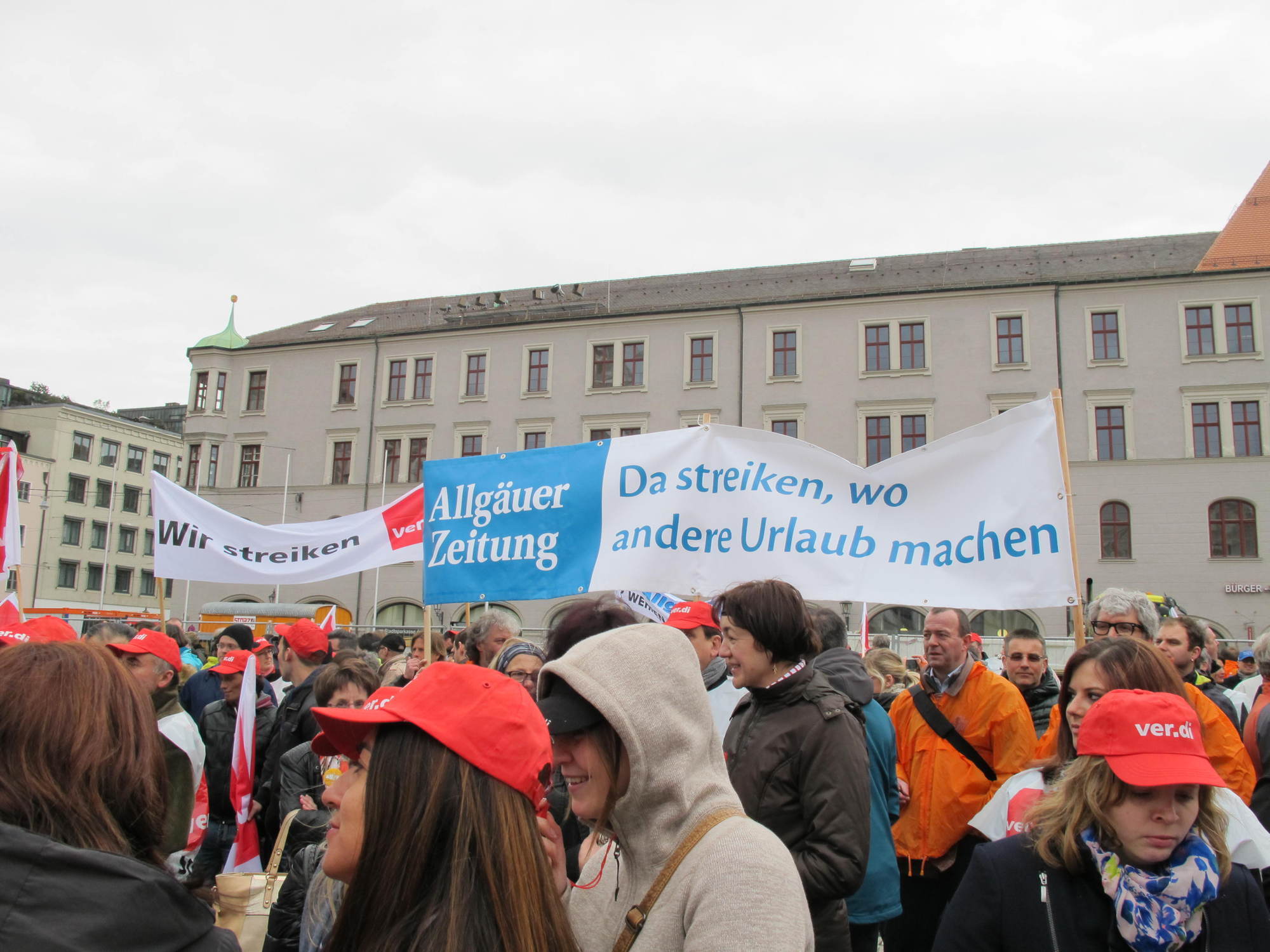 Öffentlicher Dienst streikt: Umzug und Kundgebung von ver.di