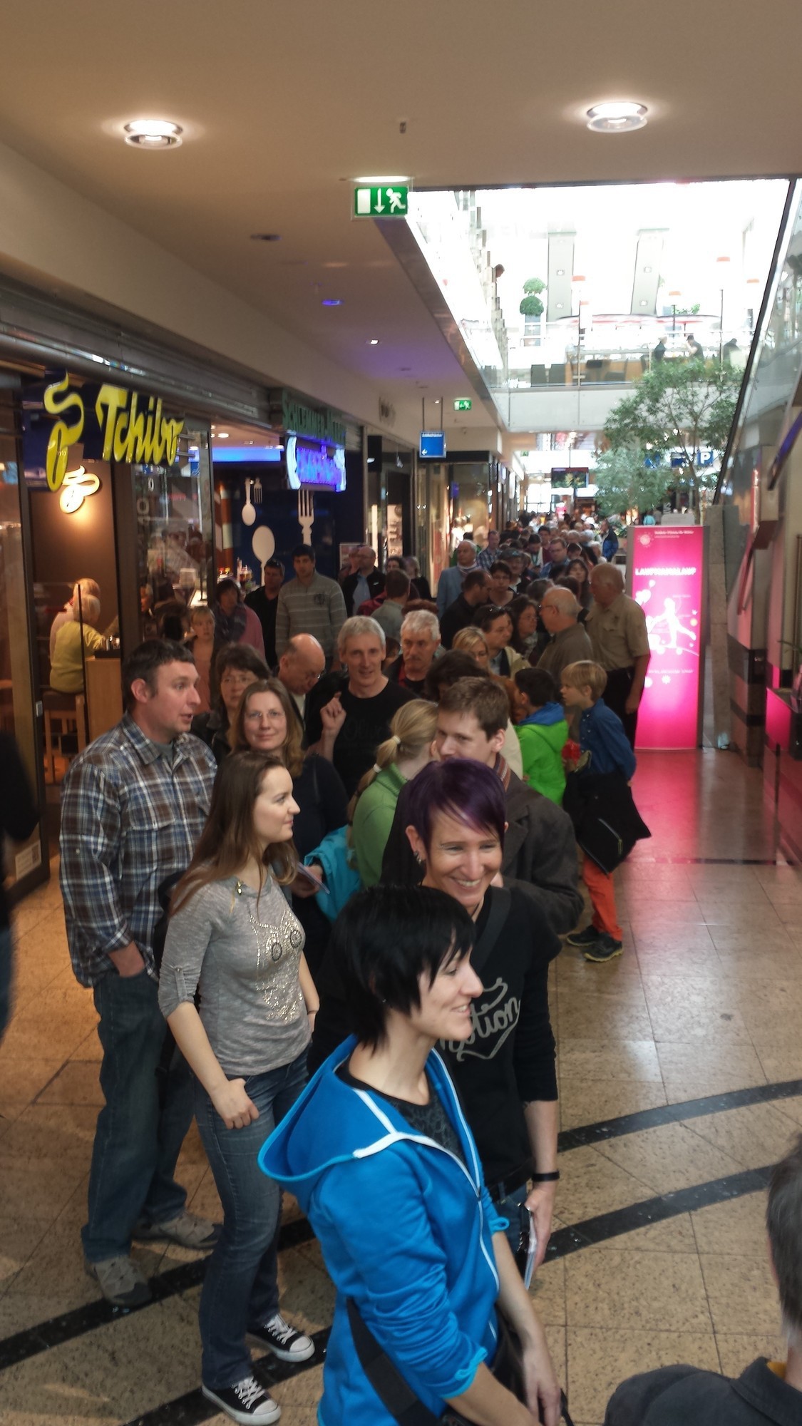 Besucher stürmten den Verkauf der Bändchen für Augsburg Open. Foto: CIA