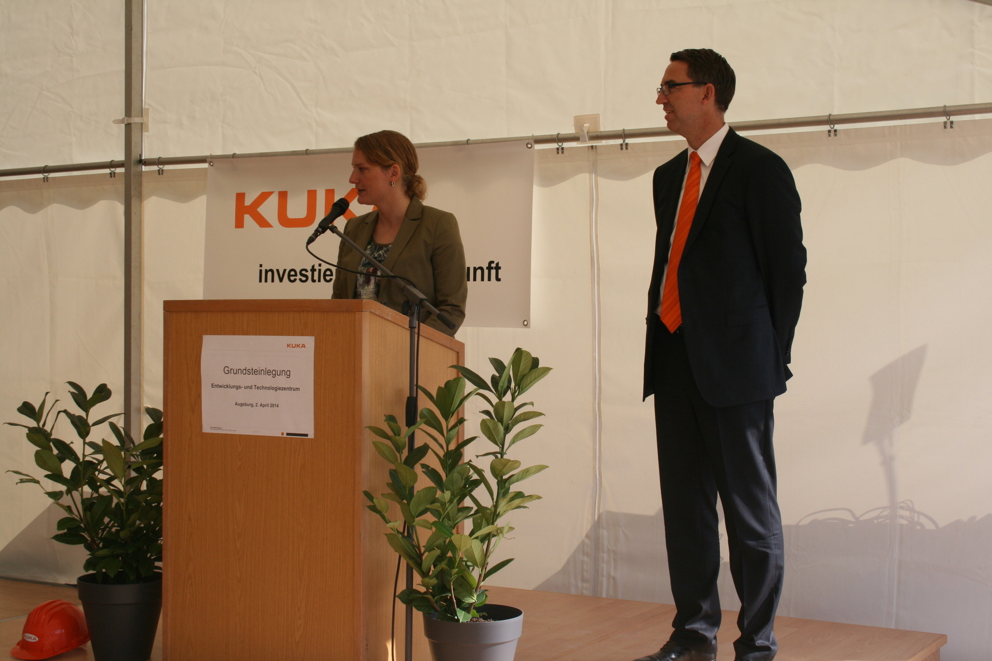 Grundsteinlegung des neuen Entwicklungs- und Technologienzentrums der KUKA AG. Foto: B4B SCHWABEN