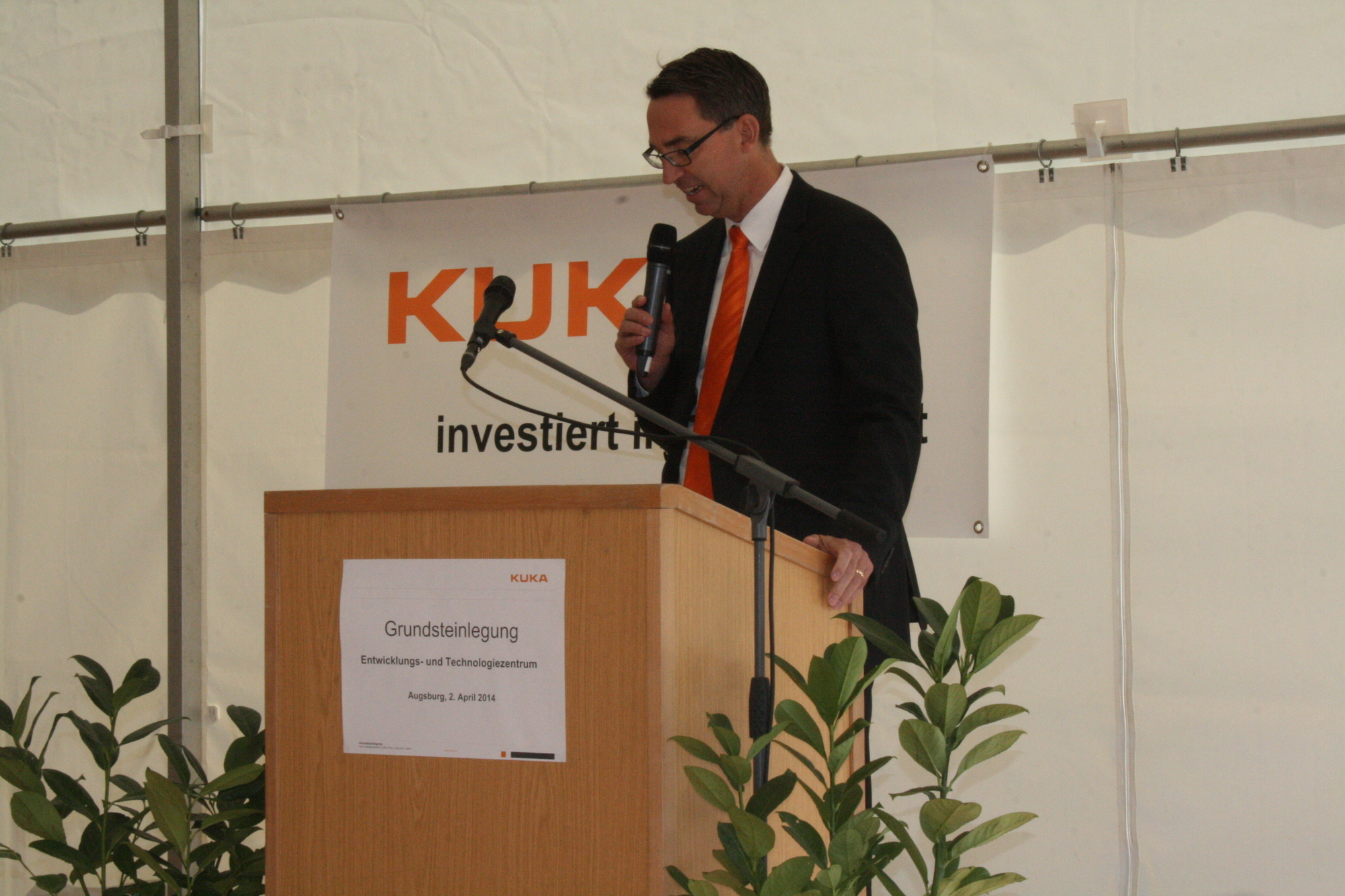 Grundsteinlegung des neuen Entwicklungs- und Technologienzentrums der KUKA AG. Foto: B4B SCHWABEN