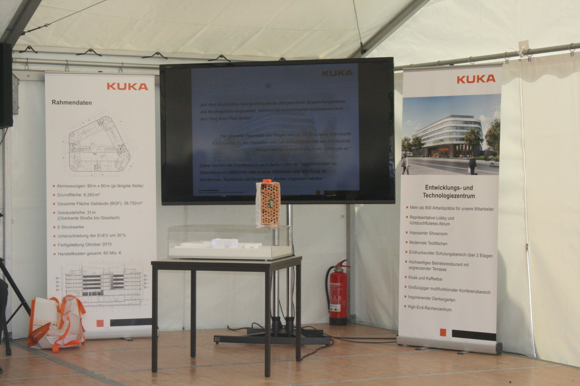 Grundsteinlegung des neuen Entwicklungs- und Technologienzentrums der KUKA AG. Foto: B4B SCHWABEN