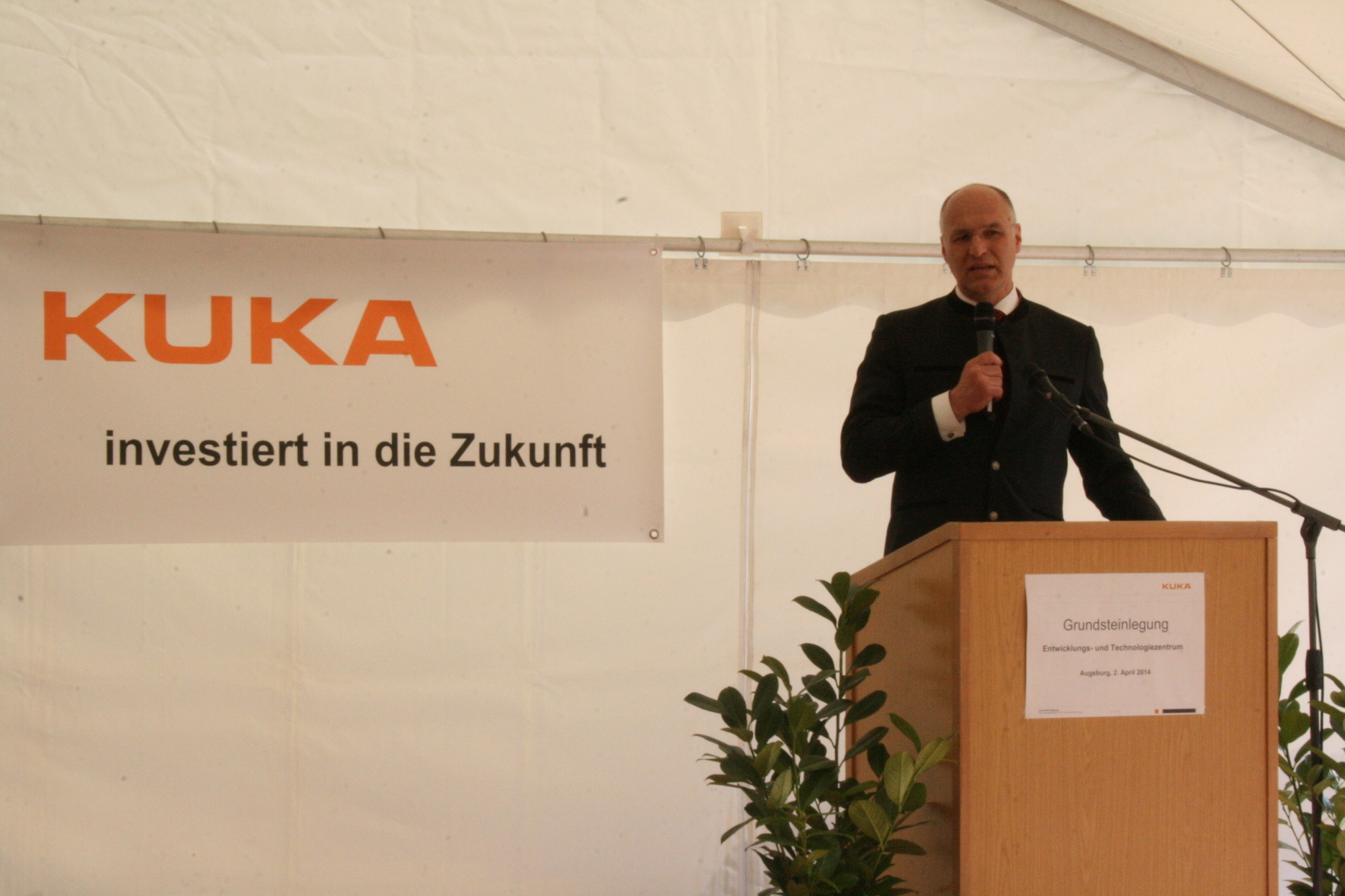 Grundsteinlegung des neuen Entwicklungs- und Technologienzentrums der KUKA AG. Foto: B4B SCHWABEN